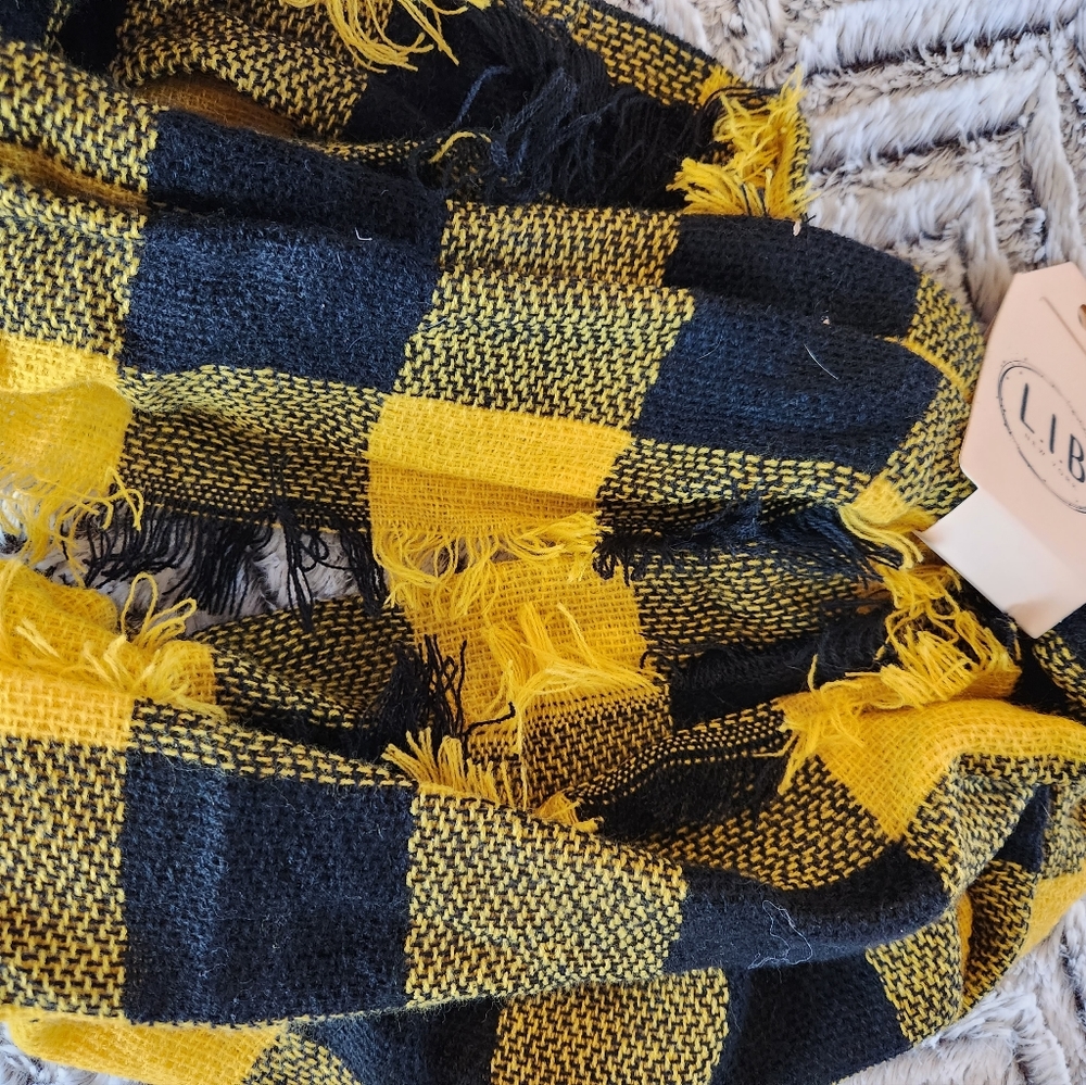 Black and gold scarf